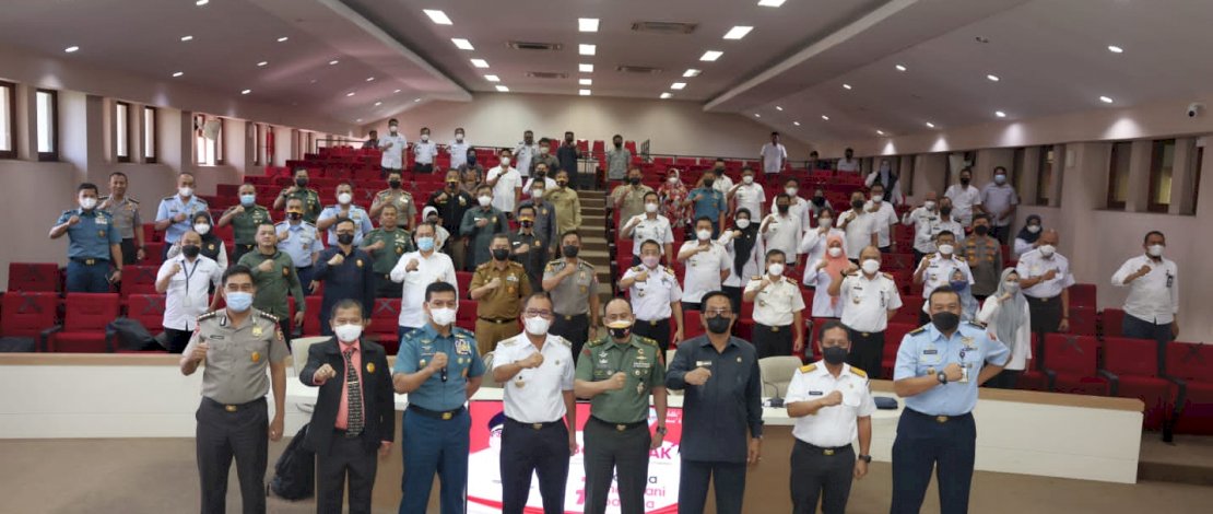 Wali Kota Makassar, Moh. Ramdhan &lsquo;Danny&rsquo; Pomanto menerima kunjungan resmi dari peserta Studi Strategis Dalam Negeri (SSDN) Lembaga Ketahanan Nasional (Lemhanas) RI program pendidikan Reguler Angkatan LXIII tahun 2022, di Ruang Sipakatau Kantor Balaikota Makassar, Rabu (6/4/22).