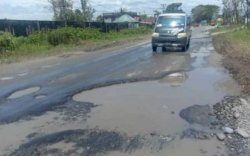 Warga Minta Dibenahi, Jalan Trans Sulawesi di Luwu Utara Banyak Berlubang