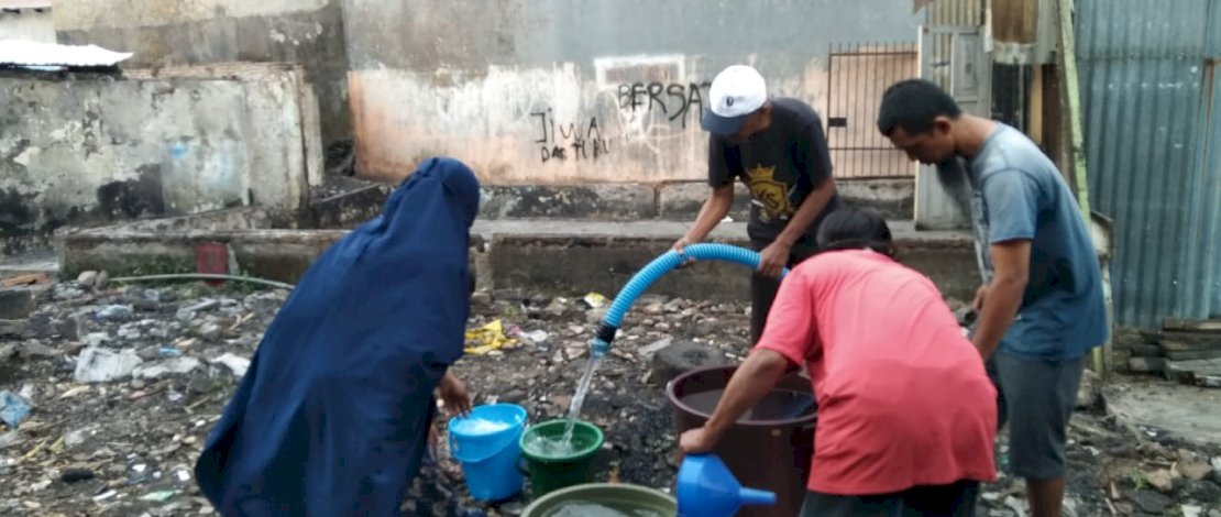 PDAM Makassar Salurkan Bantuan Air Bersih Kepada Korban Kebakaran Bara Baraya
