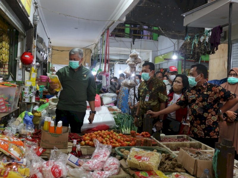 Bupati Pinrang Pantau Stok Harga Pangan di Pasar Sentral