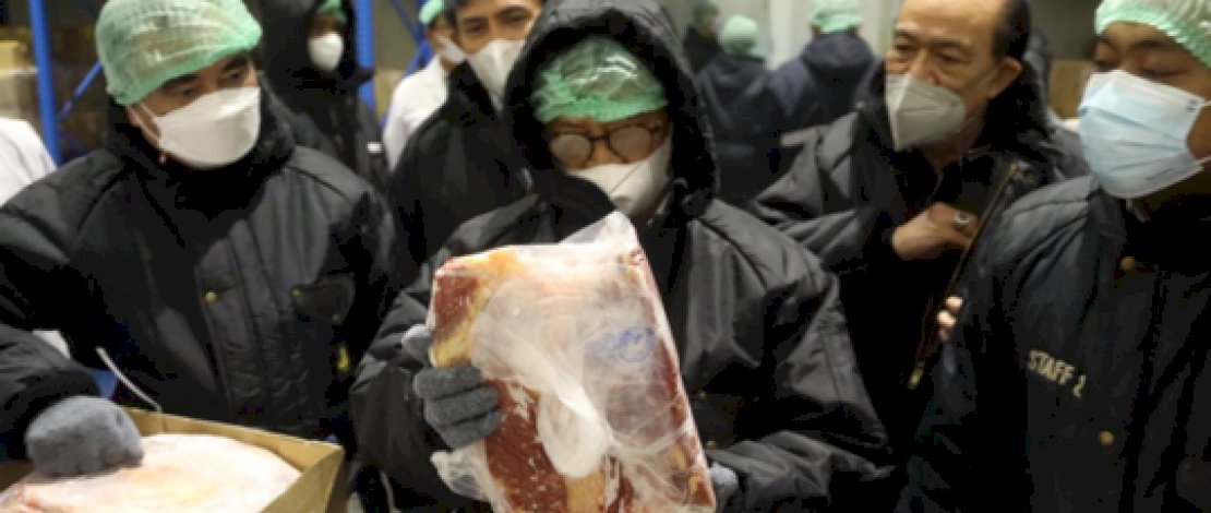 Menteri Pertanian Syahrul Yasin Limpo melakukan inspeksi ke Cold Storage atau tempat penyimpanan daging beku milik PT Indoguna Utama di wilayah Pondok Bambu Jakarta Timur.