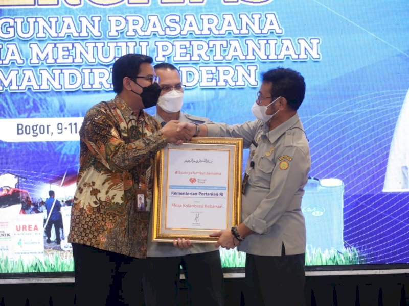 Rumah Zakat Berikan Kementan Happiness Awards 2022