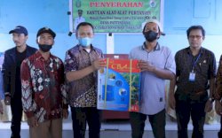 Serahkan Bantuan di Dua Desa, Bupati Takalar Syamsari Harapkan ini ke Pemdes
