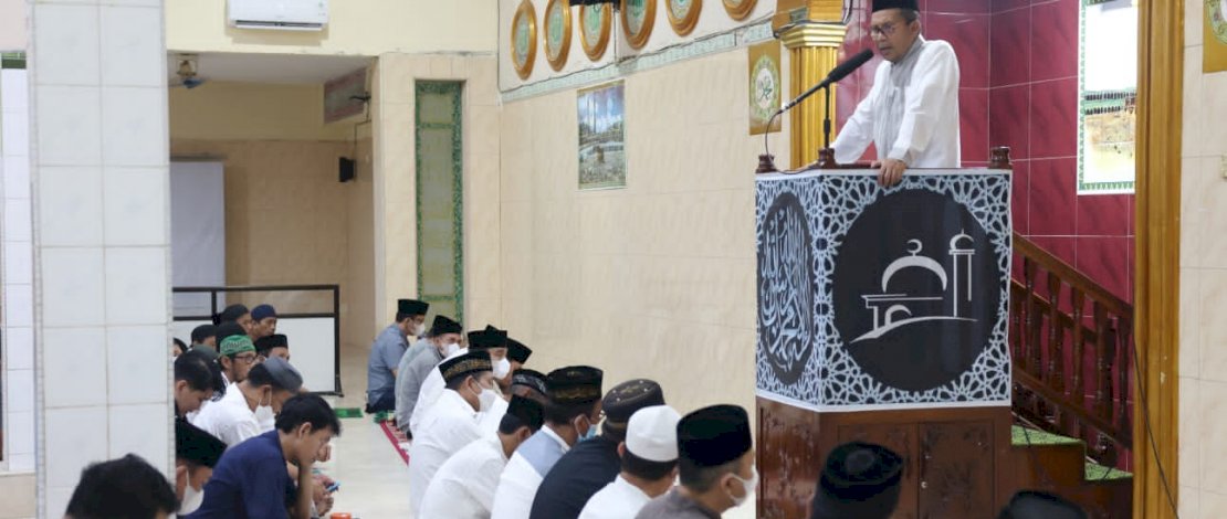 Salat Subuh Berjamaah, Danny Gelorakan Semangat &lsquo;Jagai Anakta&rsquo;