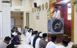 Salat Subuh Berjamaah, Danny Gelorakan Semangat &lsquo;Jagai Anakta&rsquo;