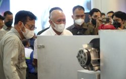 SYL Bersama Tenten Masduki Tinjau Alsintan Produk Dalam Negeri