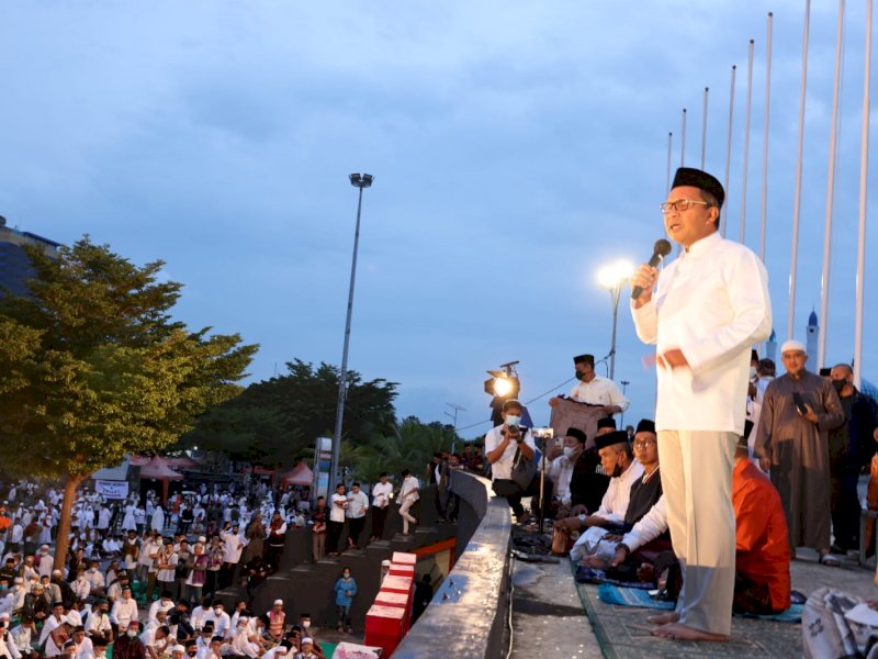 Salat Subuh Berjamaah, Wali Kota Danny Tekankan Perlunya Edukasi Agama