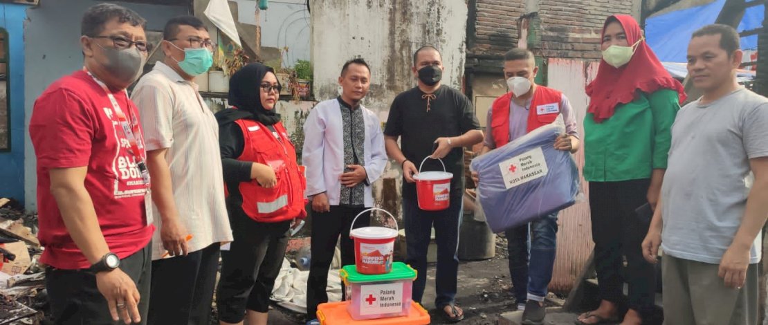 Gandeng IDI, PMI Kota Makassar Bantu Korban Kebakaran di Kelurahan Pandang Gandeng IDI, PMI Kota Makassar Bantu Korban Kebakaran di Kelurahan Pandang