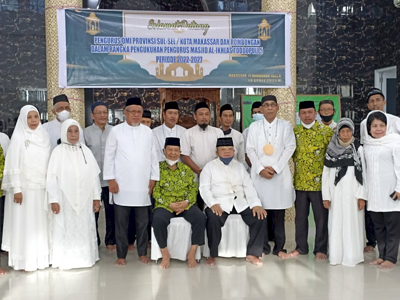 Lantik Pengurus Masjid Al-Ikhlas, Ini Tiga Pesan Ketua DMI Sulsel