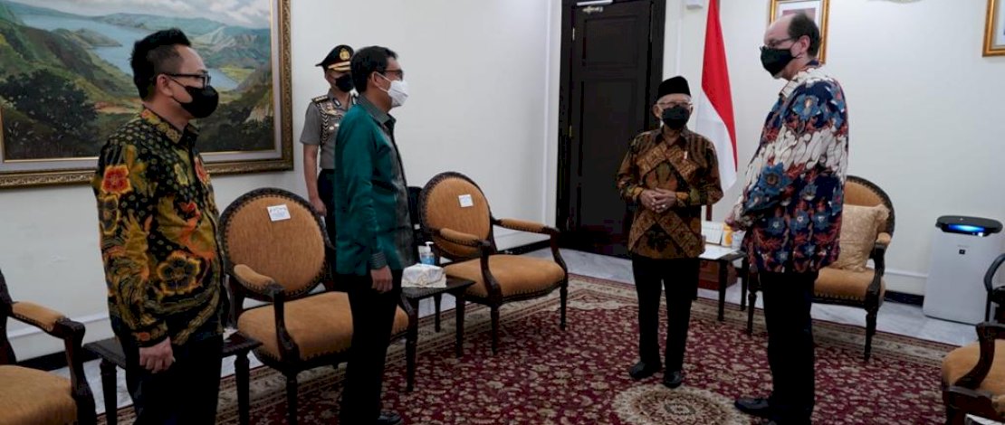 Wapres saat menerima audiensi Duta Besar Kerajaan Spanyol untuk Indonesia Francisco Aguilera Aranda di Kantor Wapres, Jl. Medan Merdeka Utara No. 15, Jakarta Pusat, Senin (18/04/2022).