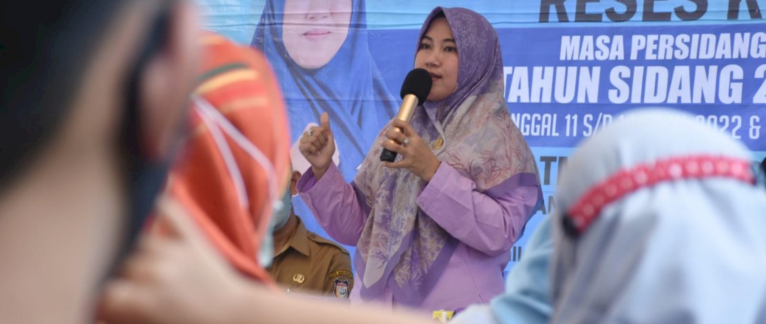 Anggota DPRD Kota Makassar, Fatma Wahyuddin, kembali menemui warga Kelurahan Kalukuang, Kecamatan Tallo, dalam rangka kegiatan reses kedua masa persidangan kedua tahun anggaran 2021-2022, di Jalan Andi Tadde, Senin, 18 April 2022.