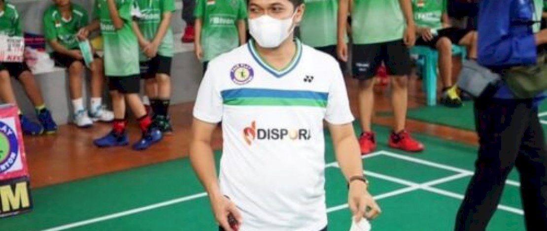 Kadispora Buka Kejuaraan Bulutangkis Makassar Cup 2022