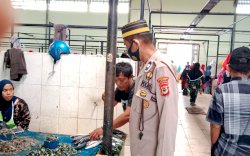 Jelang Hari Raya Idul Fitri,Polsek Bupon Blusukan di Pasar Noling