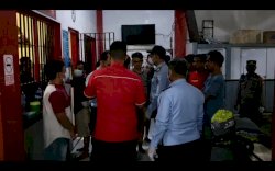 Aparat Geledah Kamar Warga Binaan Rutan Kelas 1 Makassar, Gunting hingga Uang Tunai Disita