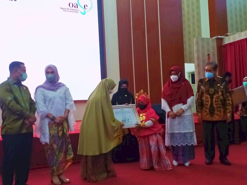 Jumaini, Perempuan asal Sidrap Terima Penghargaan OASE-KIM di Hari Kartini