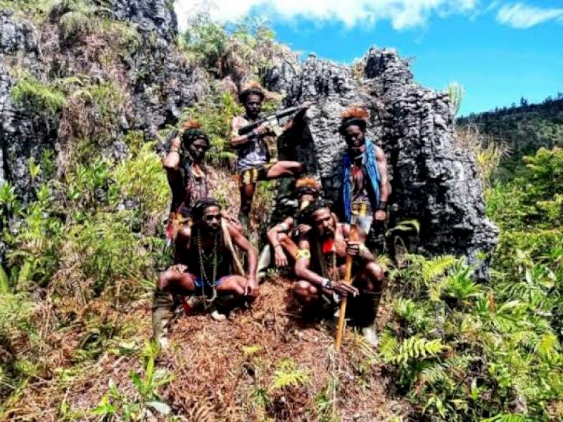 Setelah Serang Satgas TNI-Polri, KKB Papua Bakar Bangunan Pabrik