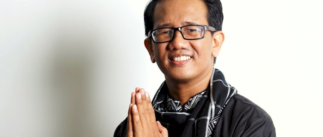 E.Z. Muttaqien , Semangat #Menebarkebaikan Bersama Sekotak Manfaat dari MilkLife Kurma