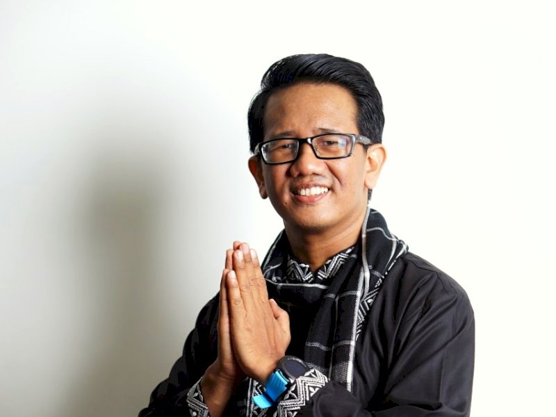 E.Z. Muttaqien , Semangat #Menebarkebaikan Bersama Sekotak Manfaat dari MilkLife Kurma