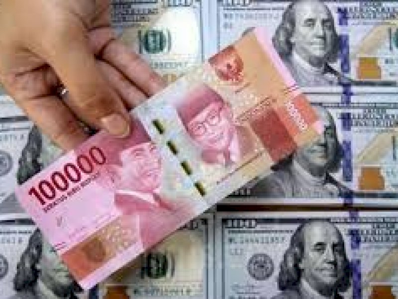 Jokowi Larang Ekspor CPO, Rupiah Anjlok