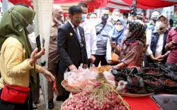 Mentan SYL Buka Pasar Tani, Jamin Ketersediaan Pangan Hingga Idul Fitri di Sulsel