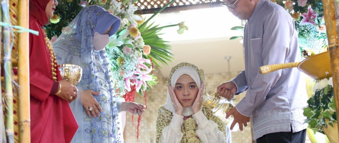 Ini Alasan Danny Menangis Di Acara Pengajian Aura