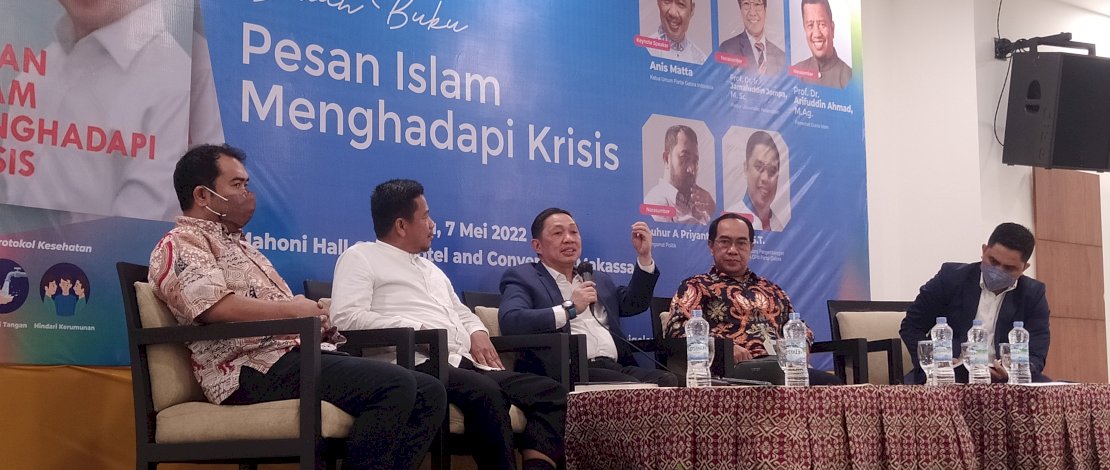 Bedah Buku "Pesan Islam Menghadapi Krisis", Anis Matta: Isu Islamophobia digunakan untuk kepentingan politik jangka pendek