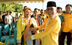 Ibu Hamil Di Takalar Dapat Hadiah 4 Ekor Kambing, Taufan Pawe: Salam Hangat Dari Airlangga Hartarto