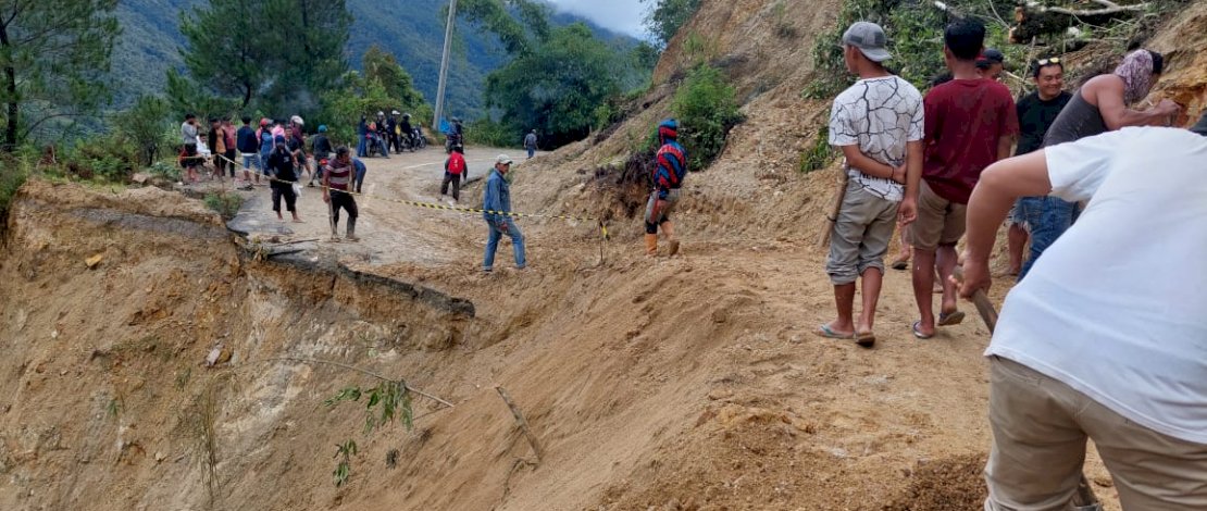 Ruas Sabbang - Tallang Alami Longsor, PUTR Sulsel Lakukan Penanganan Darurat 