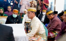 Gubernur Sulawesi Selatan, Andi Sudirman Jadi Saksi Nikah Putra Bupati Soppeng