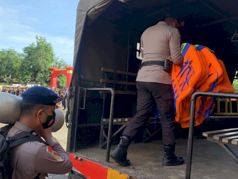 Warga Sinjai Dilaporkan Hanyut Terbawa Arus Sungai, Brimob Bone Terjunkan Tim SAR