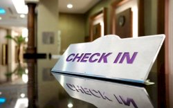 Mantan Agen CIA Bocorkan Rahasia Aman Menginap di Hotel, Salah Satunya Tidur di Lantai 3