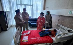 Gubernur Sulsel Fasilitasi Perawatan Bayi Penderita Hidrosefalus asal Wajo
