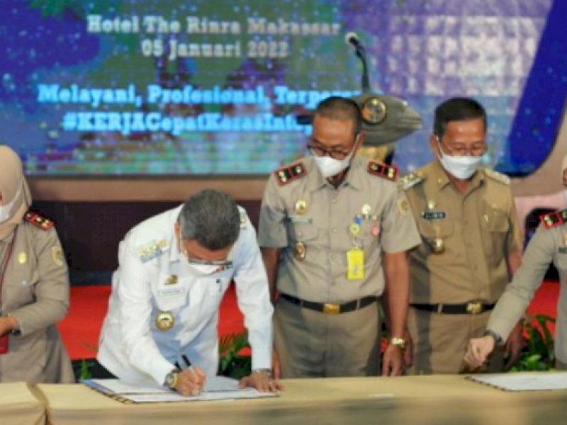 Taufan Pawe Teken MoU Bersama BPN Sulsel