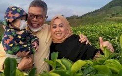 Kemesraan Walikota Parepare dengan Usia Pernikahan 30 Tahun