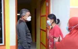 Manfaatkan Hari Libur, Taufan Pawe Kunjungi Warga Penerima Bantuan Rumah Impian