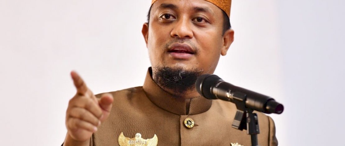 Gubernur Sulsel, Andi Sudirman Sulaiman. Gubernur Sulsel, Andi Sudirman Sulaiman.