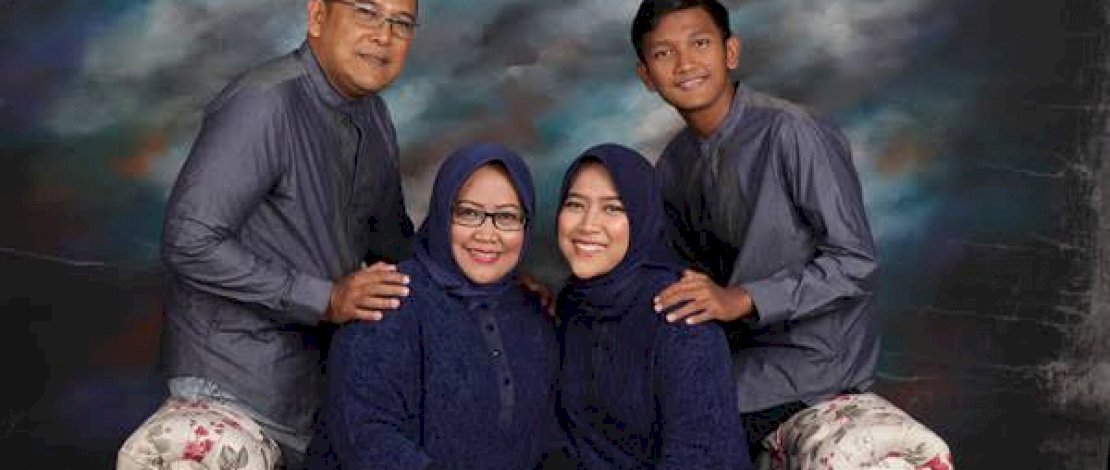 Potret keluarga eks Bupati Bogor, Ade Yasin.