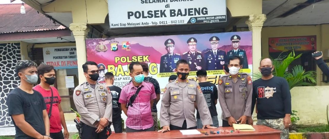 Polsek Bajeng, Polres Gowa merilis penangkapan anggota Geng Motor 'Kompas' di Mapolsek Bajeng, Senin (16/5/2022).