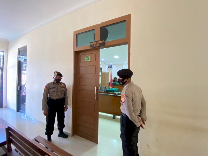 Sidang Lanjutan Kasus Pembunuhan di Pangadilan Bulukumba Dijaga Ketat Polisi