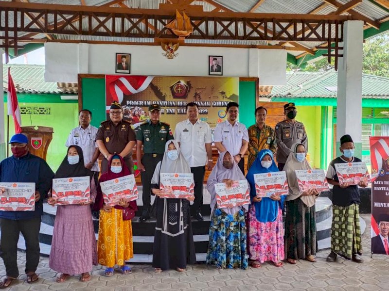 Bupati Bulukumba Buka Penyaluran Bantuan Pedagang Kaki Lima