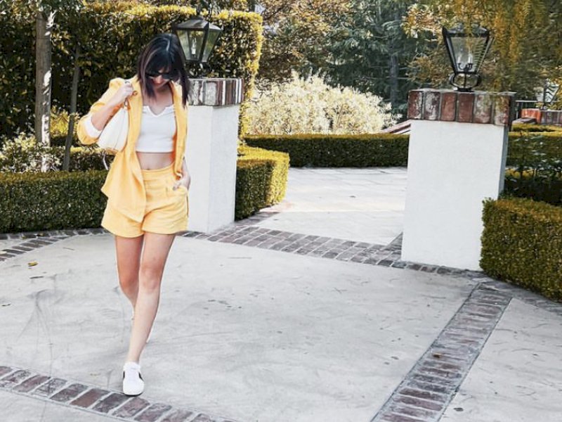 Nia Ramadhani Unggah Foto Pakai Celana Pendek, Netizen: Lututnya Kayak Lutut Perawan