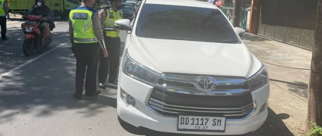 Ditlantas Polda Sulsel Razia Kendaran Plat Putih Tulisan Hitam 
