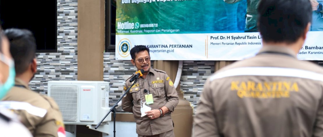 Kementerian Pertanian secara aktif terus melakukan pengawasan lalu lintas hewan  yang masuk maupun keluar melalui pintu-pintu pelabuhan.