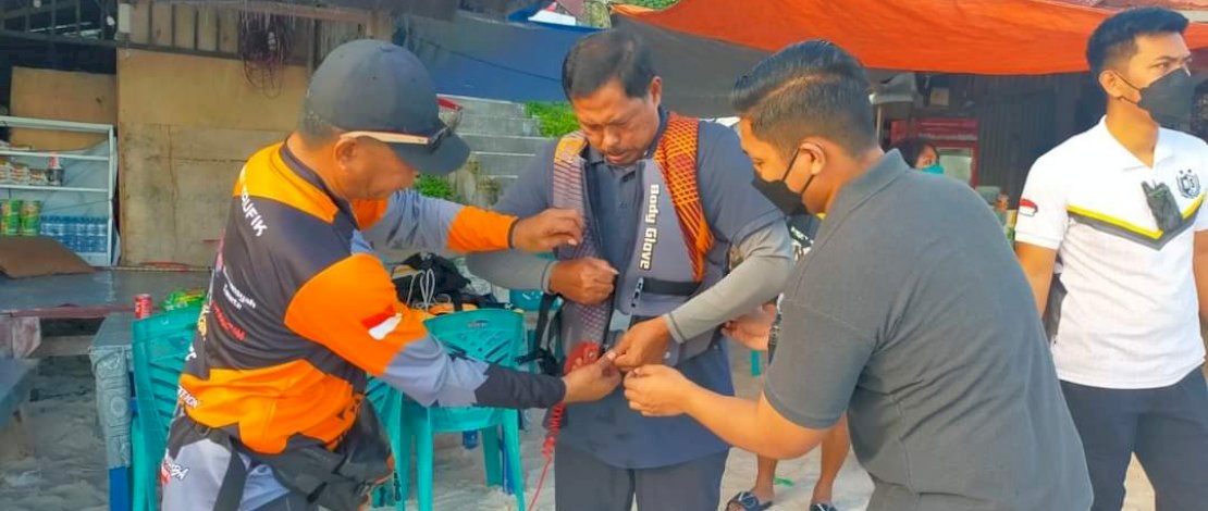Bupati Andi Utta Bareng Kapolda Main Jetski di Tanjung Bira Bupati Andi Utta Bareng Kapolda Main Jetski di Tanjung Bira