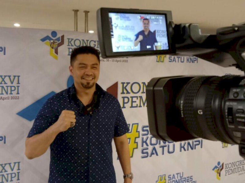 Kibarkan Bendera LGBT, Ryano Panjaitan Desak Duta Besar Inggris Minta Maaf