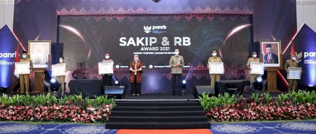 Pertama Kali Nilai B, Pemkab Takalar Raih SAKIP Awards