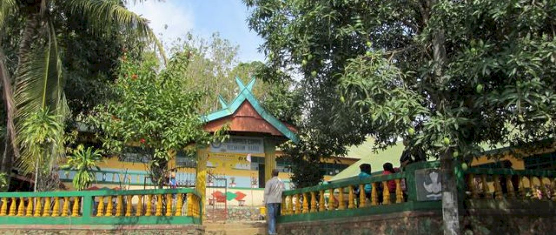 Dalih Mengobati, Oknum Kepsek di Barru Tampar, Cekik dan Ludahi Murid