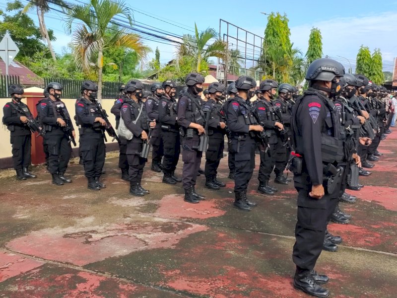 54 Kades Baru di Sinjai Dilantik, 1 SSK Pasukan Brimob Bone Diterjunkan