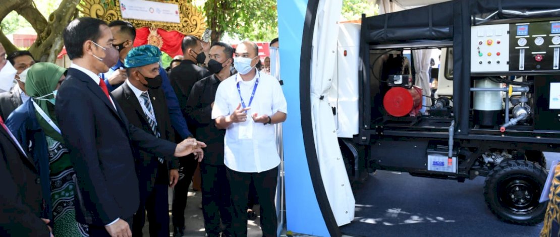 Presiden Jokowi Tinjau Rumah Resiliensi Indonesia pada Pameran Adexco 2022    