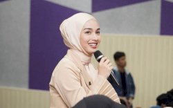 Gaya Hijab Disebut Mirip Biarawati, Tya Arifin: Terima Kasih Atas Teguran Kasih Sayangnya
